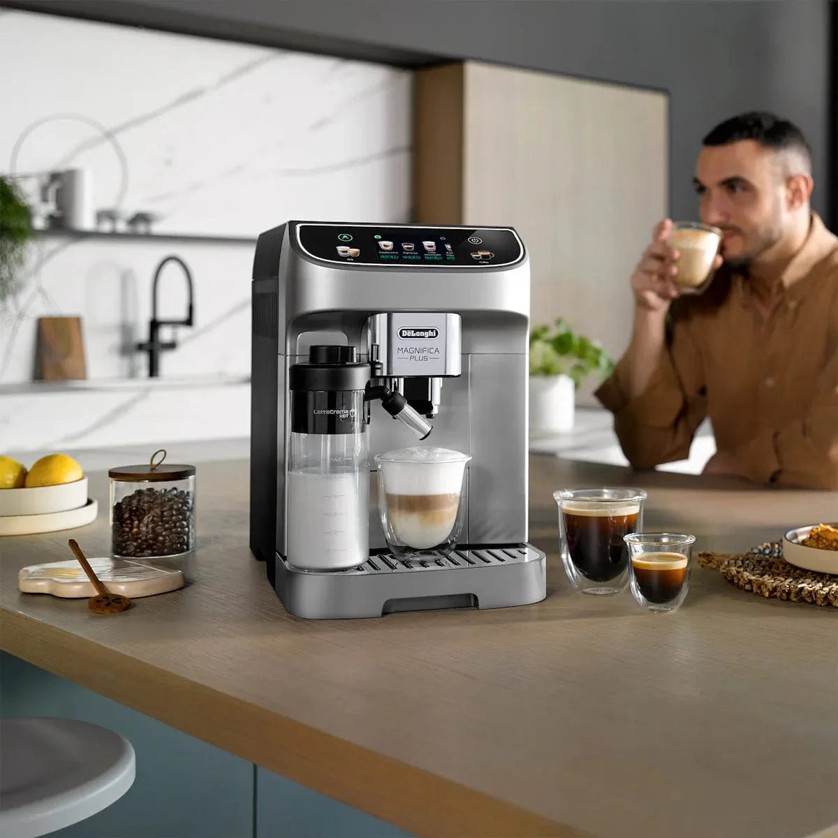 DeLonghi Magnifica Plus Super Automatic Espresso Machine with LatteCrema System ECAM32070SB