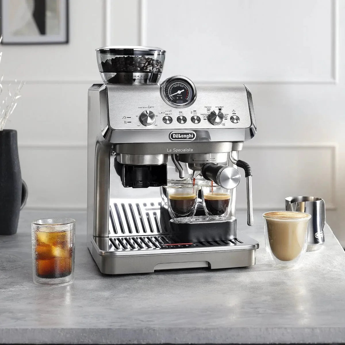 DeLonghi La Specialista Arte Evo Semi-Automatic Espresso Machine with Cold Brew EC9255M