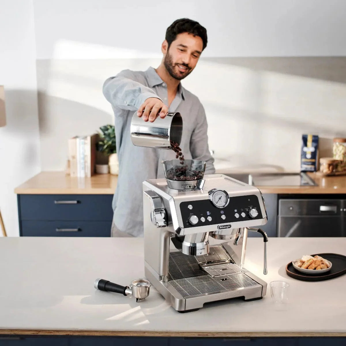 DeLonghi La Specialista Prestigio Semi-Automatic Espresso Machine EC9355M (Silver)
